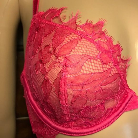 Victoria's Secret 'Very Sexy' Lace Tback Demi Bra - Picture 7 of 13